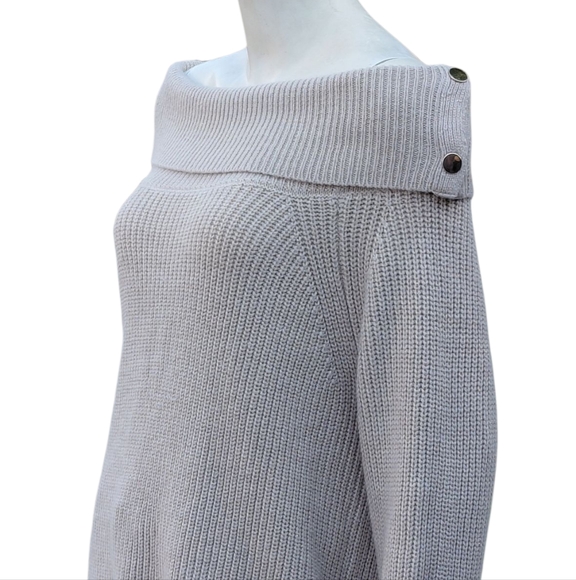 8275....Women's Off-Shoulder Cream Sweater Size XL/TG - Picture 3 of 6